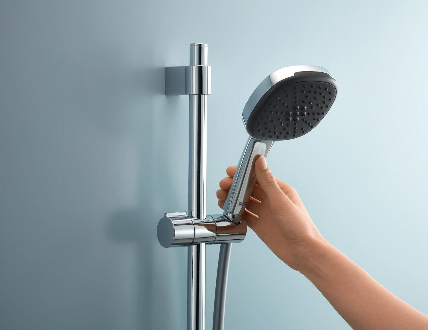 Dusjsett krom Grohe Vitalio Comfort 110 montert på vegg