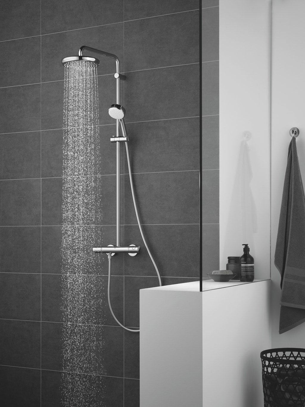 Dusjsett termostat krom Grohe Tempesta Cosmopolitan montert på vegg