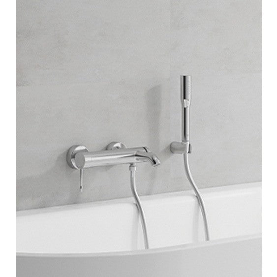 Oversikt av Ettgreps badekarbatteri med dusjsett krom Grohe Essence New