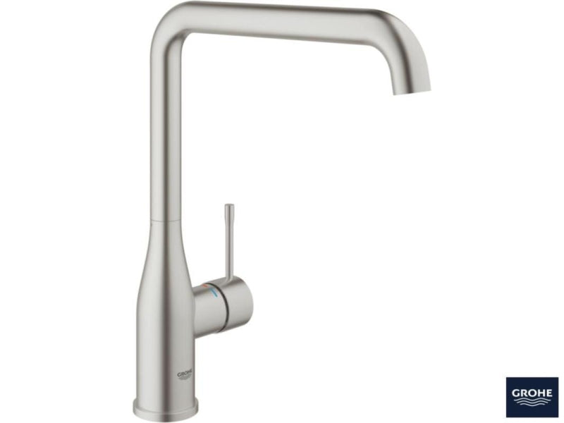 Montert kjøkkenbatteri ettgreps høy SuperSteel Grohe Essence i kjøkken