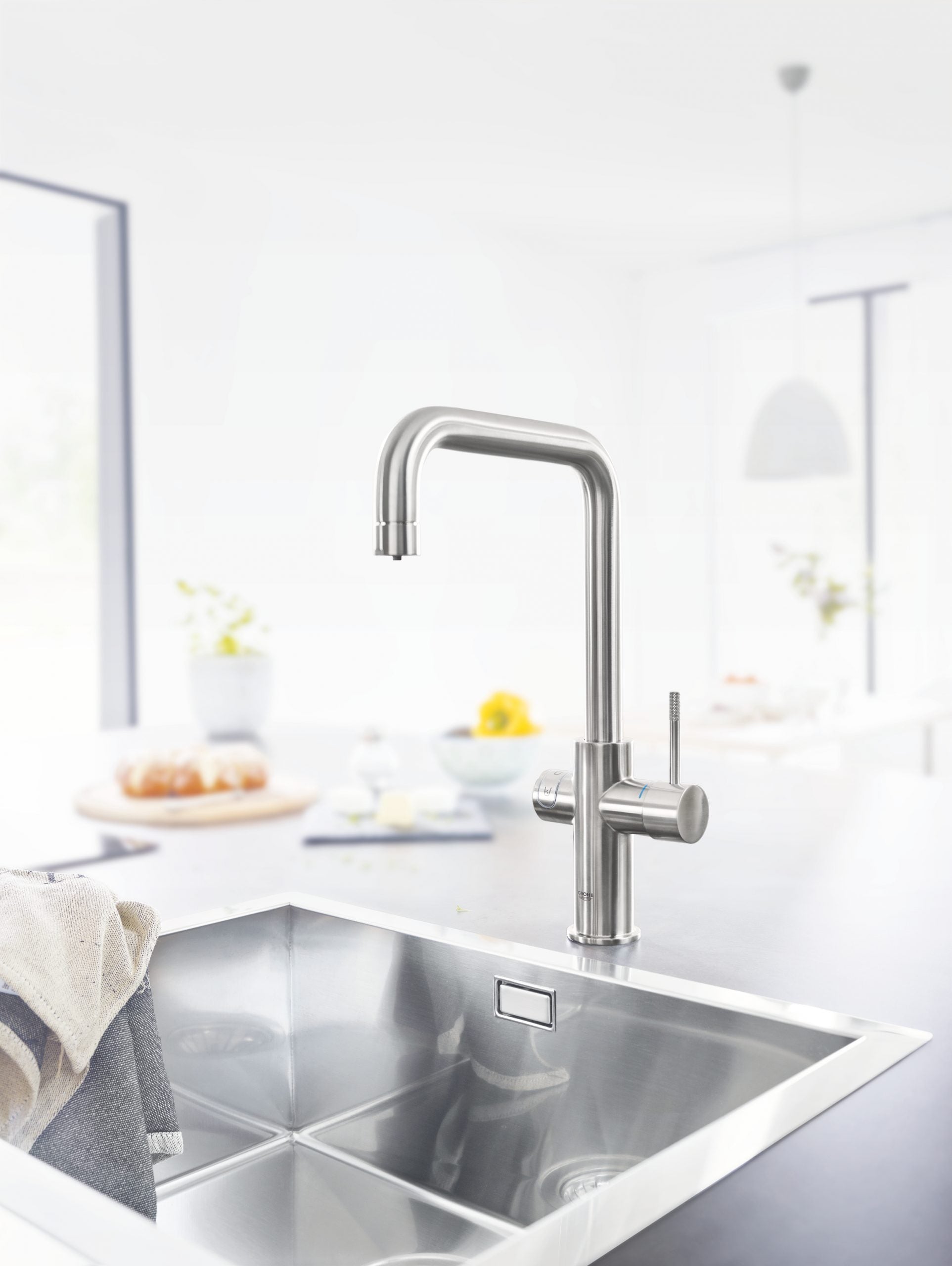 Kjøkkenbatteri U-tut børstet stål Grohe Blue Home bakside