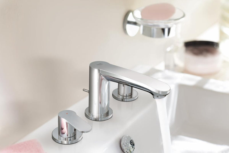 Detalj av grep på servantbatteri 3-hulls togreps krom Grohe Eurostyle Cosmopolitan