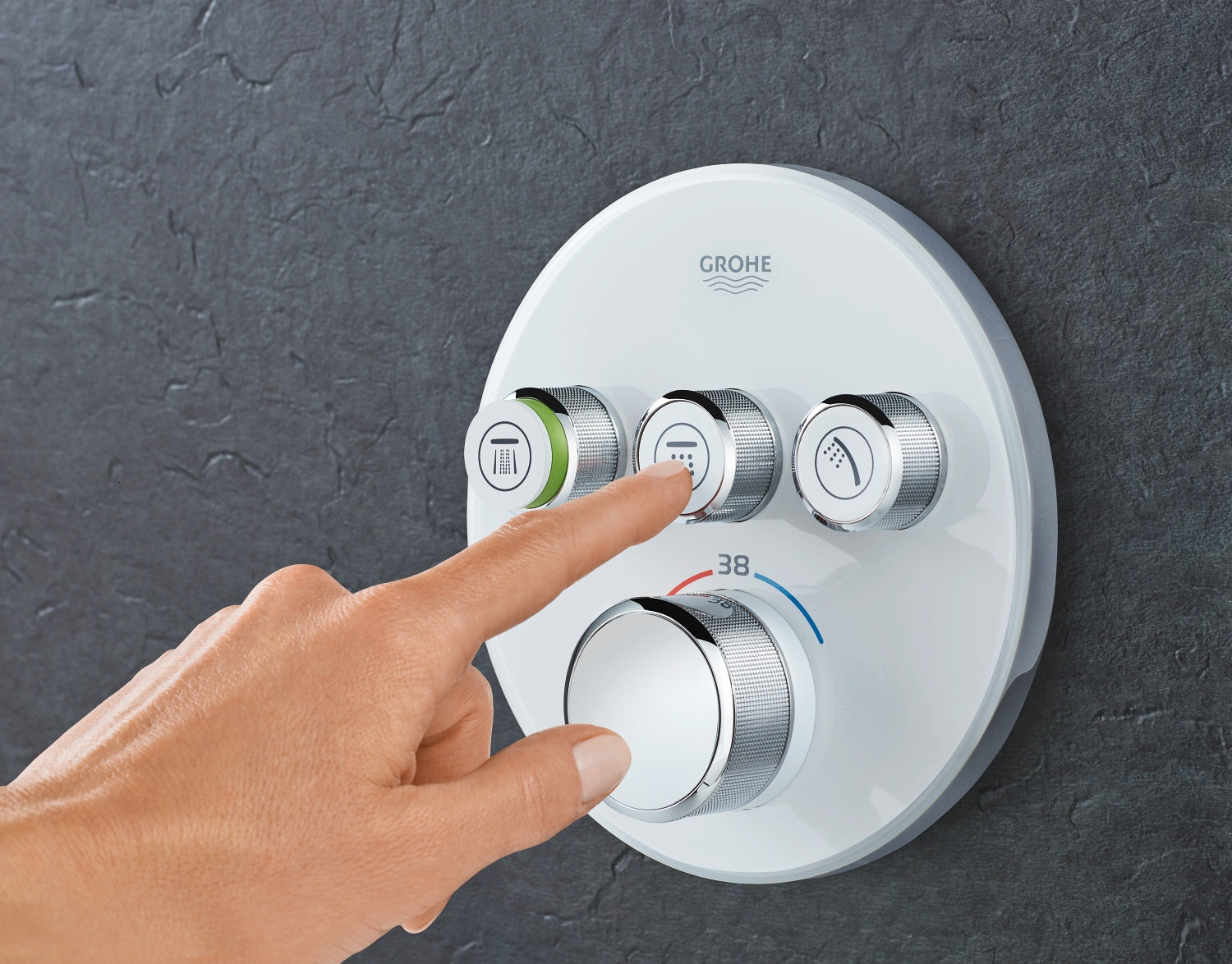 Detalj av Termostat innbyggings tre uttak Moon White SmartControl bryter