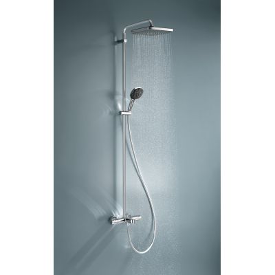 Detalj av termostat og dusjhode i Badekar- og dusjsystem termostat krom Grohe Vitalio Comfort