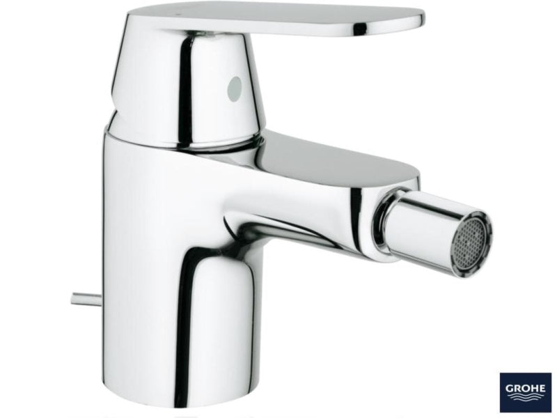 Detalj av krom finish på Bidetbatteri krom Grohe Eurosmart Cosmopolitan