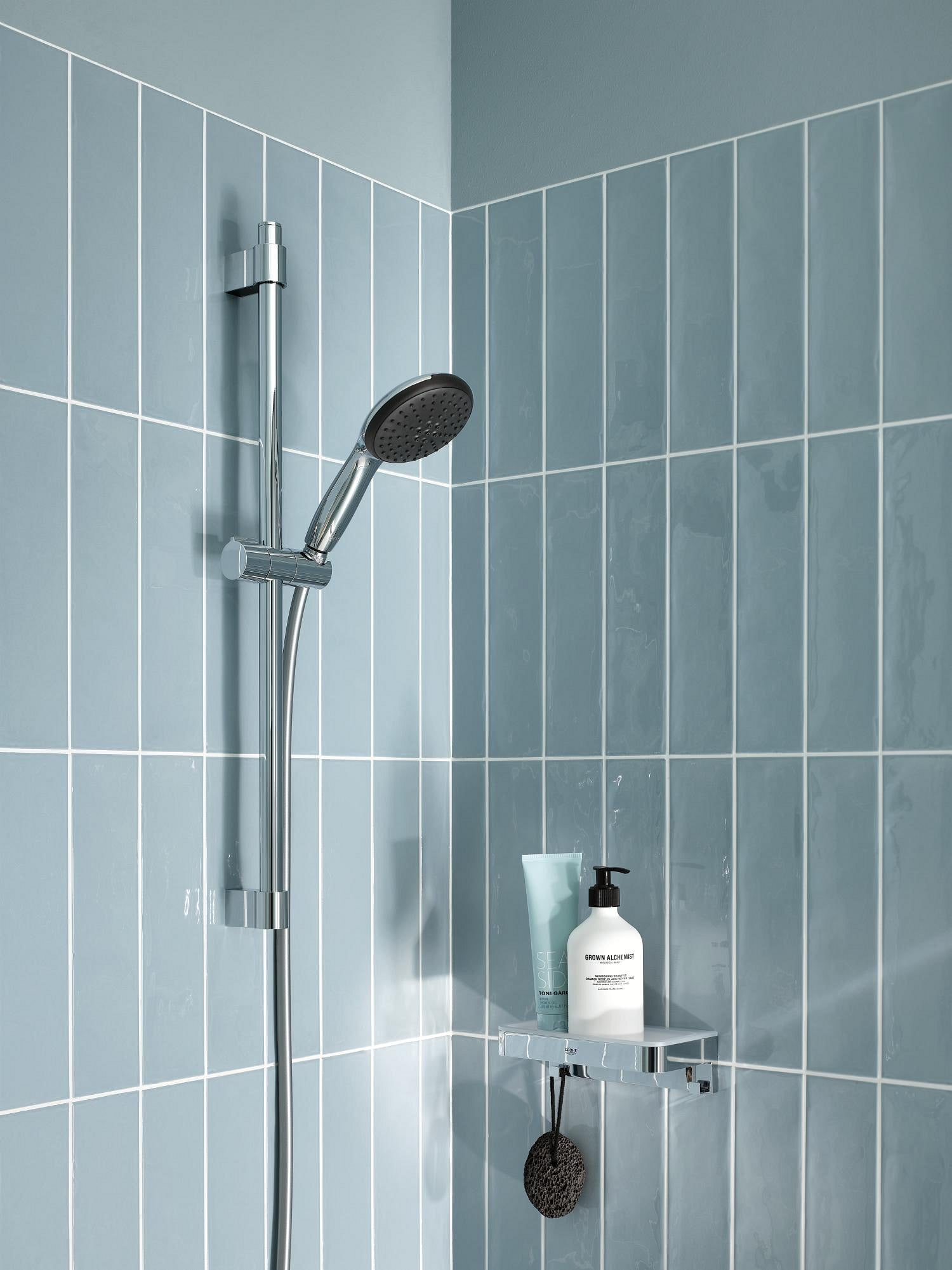 Dusjsett med dusjstang krom Grohe Vitalio Start detalj av dusjhodet