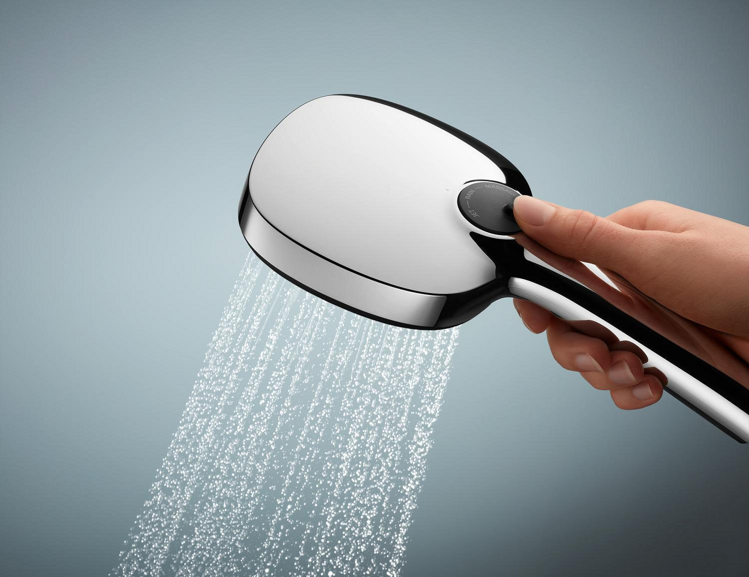Detalj av dusjsett med dusjstang i krom Grohe Vitalio Comfort