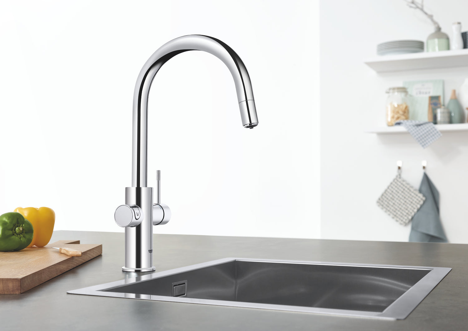 Kjøkkenbatteri med filter C-tut krom Grohe Blue Home bakside