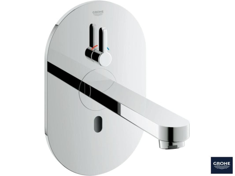 Nærbilde av sensor på servantbatteri berøringsfritt innbyggings krom Grohe Eurosmart Cosmopolitan