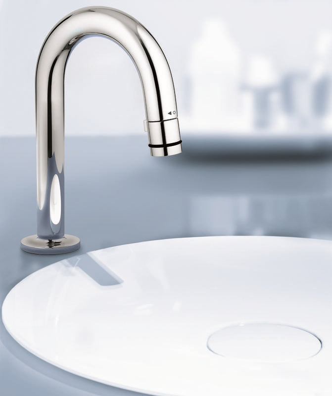 Universaltut krom Grohe Universal montert på servant